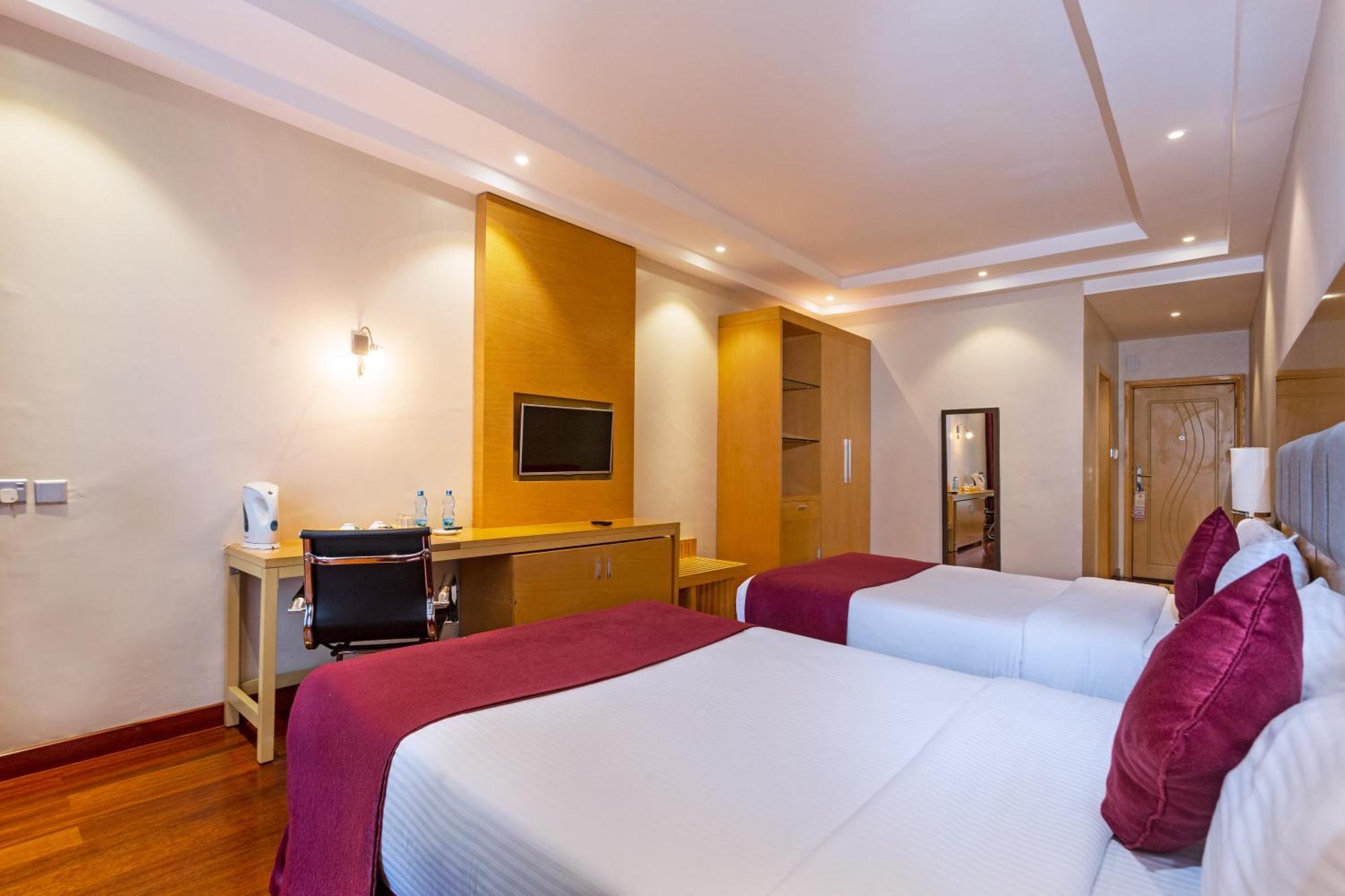 Three Steers Hotel 메루 외부 사진