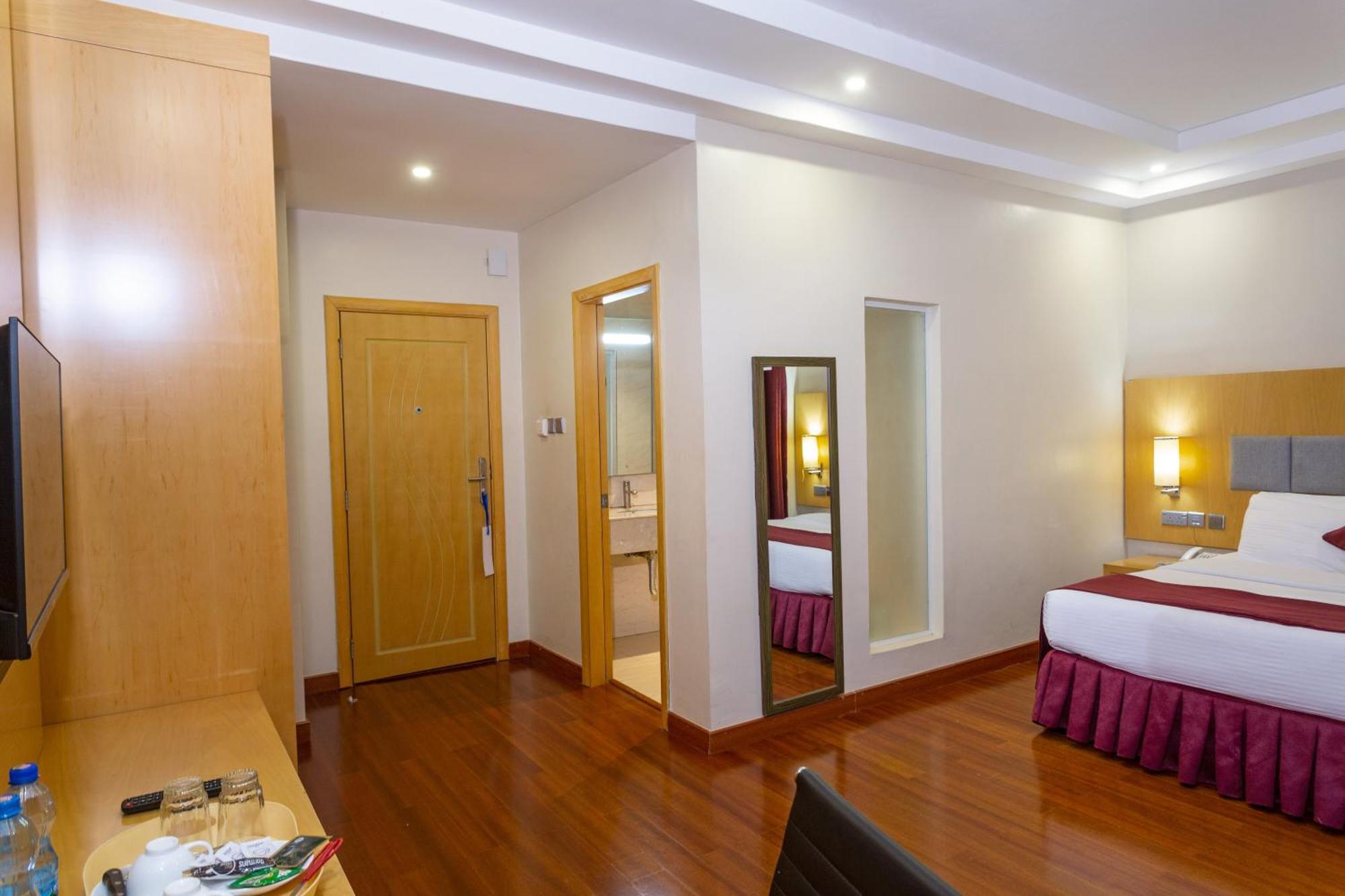 Three Steers Hotel 메루 외부 사진