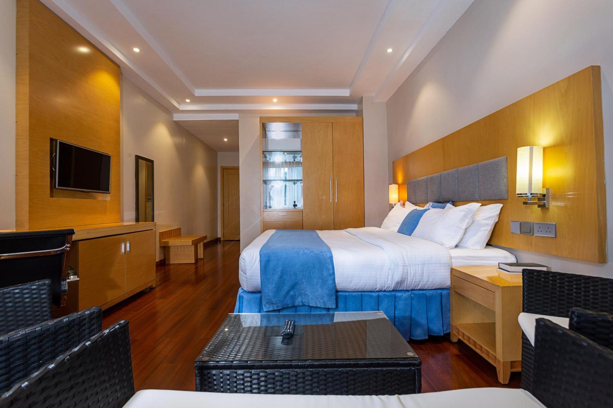 Three Steers Hotel 메루 외부 사진