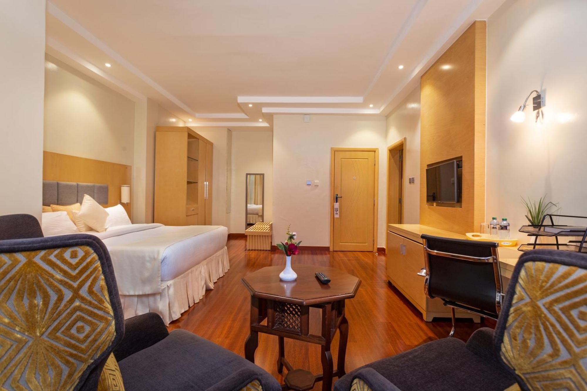 Three Steers Hotel 메루 외부 사진